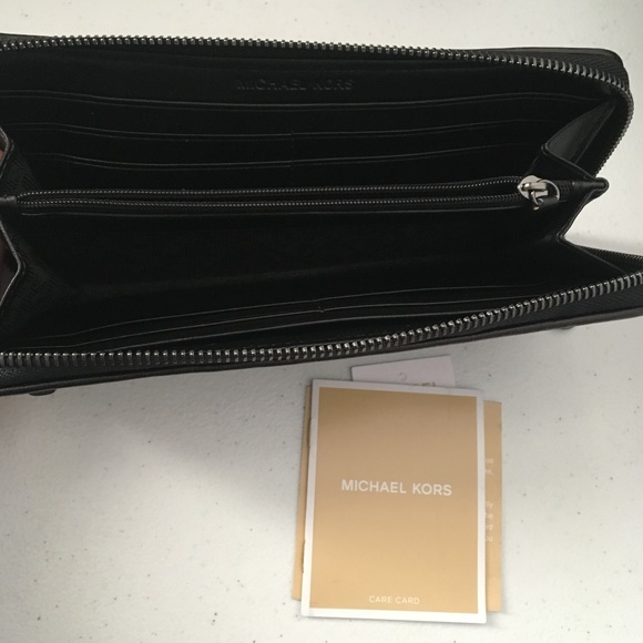 ENDING APR 16!!MK navy leather continental wallet - Picture 3 of 3